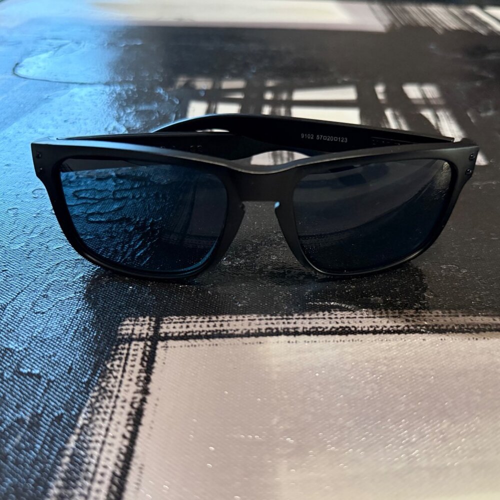 OO9102 Oakley Holbrook Black Matte Frame - Picture 6 of 10